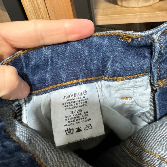 Judy Blue Cropped Frayed Jeans Hem Relaxed I'm So Frayed Mid-Rise Straight denim - Picture 8 of 12